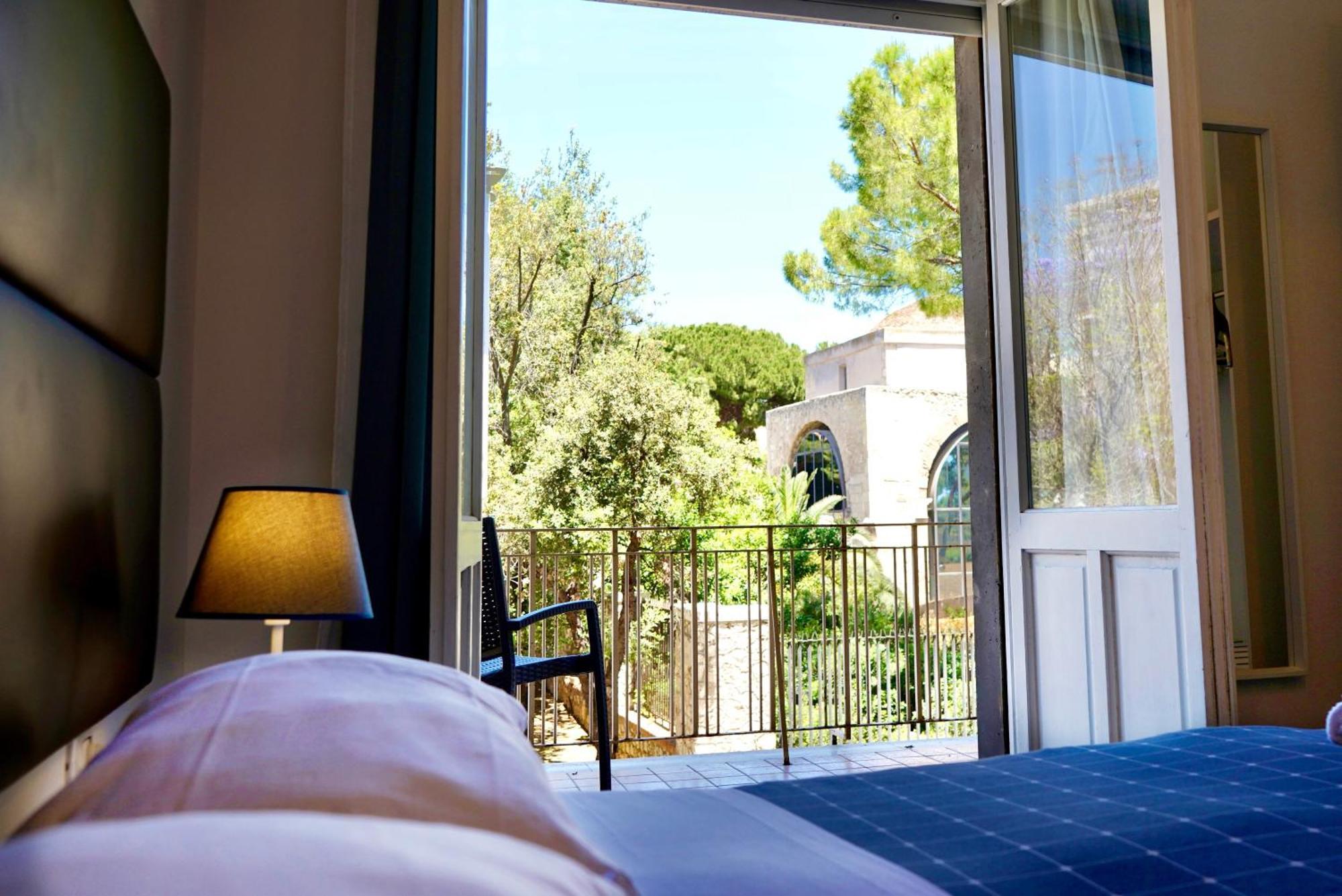 Banus Rooms Κάλιαρι Εξωτερικό φωτογραφία